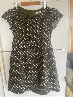 Women’s Green mushroom patterned knee length cap sleeve dress. XL